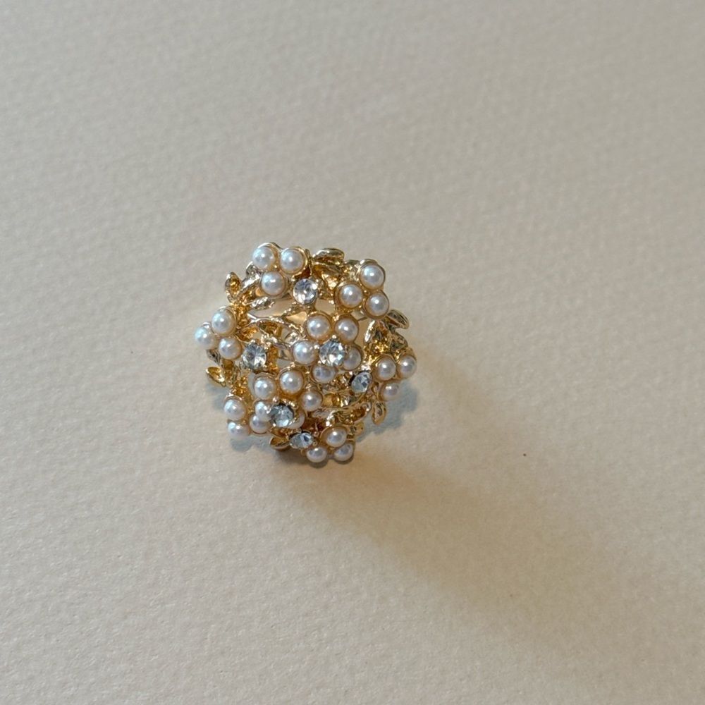 Flower statement  ring A897 - Picture 3 of 5
